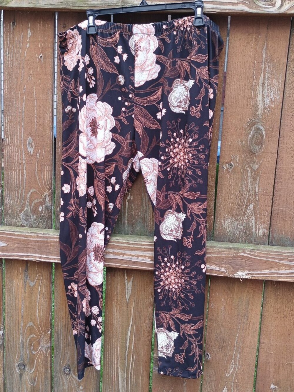 Lbisse Floral Pattern Leggings Sz. 3X NWT